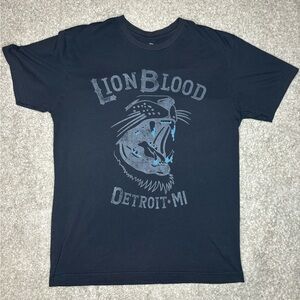 Detroit Lions Lion Blood Graphic T-Shirt Medium
